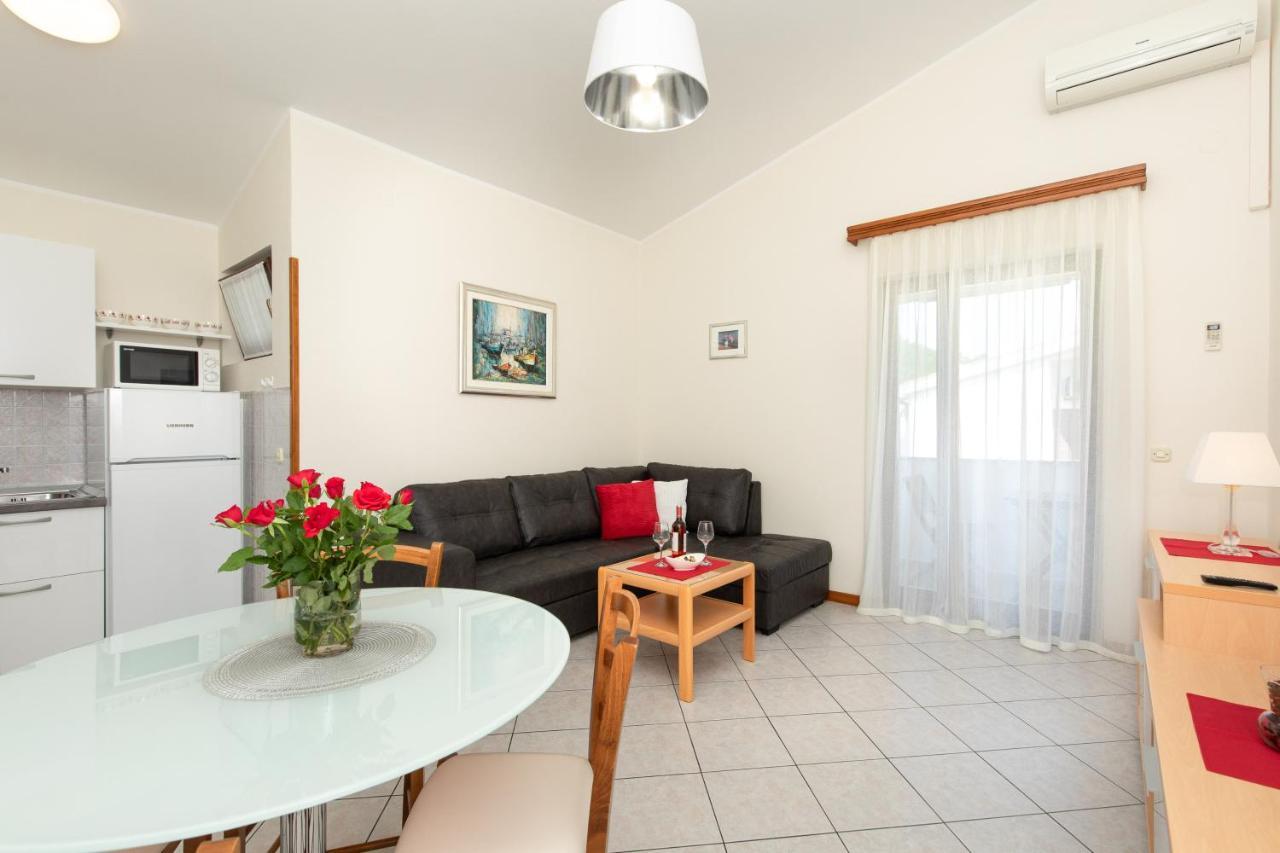 Apartments Dujmovic Ivo 1 Башка Екстер'єр фото