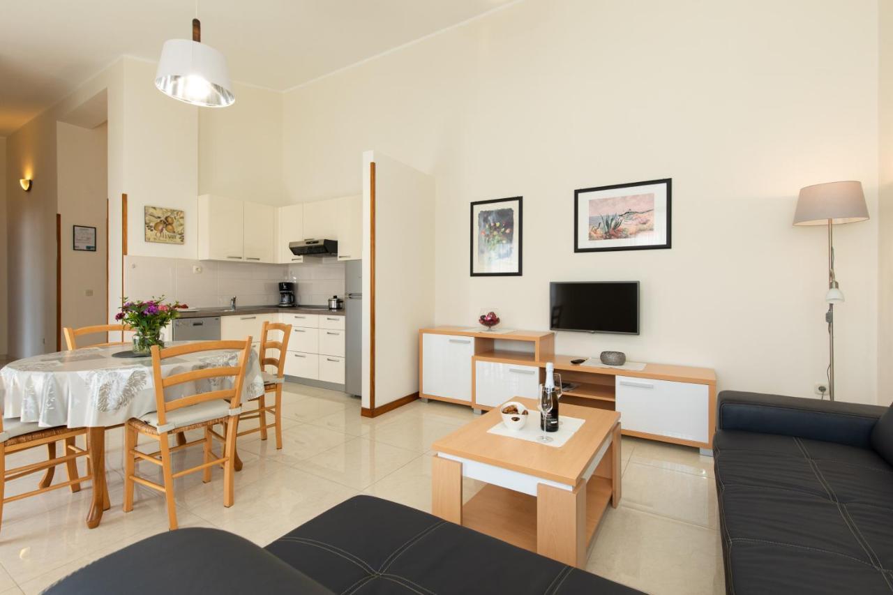 Apartments Dujmovic Ivo 1 Башка Екстер'єр фото