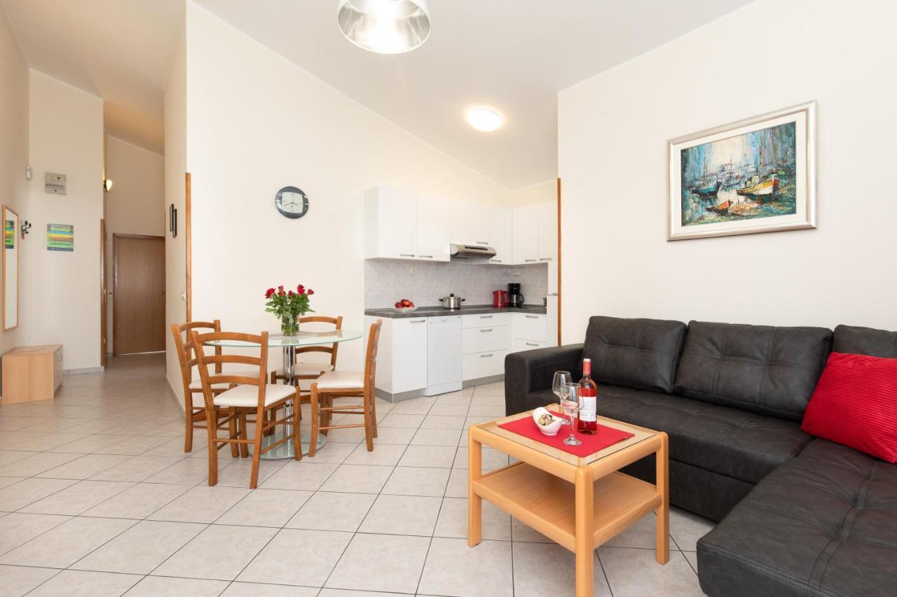 Apartments Dujmovic Ivo 1 Башка Екстер'єр фото