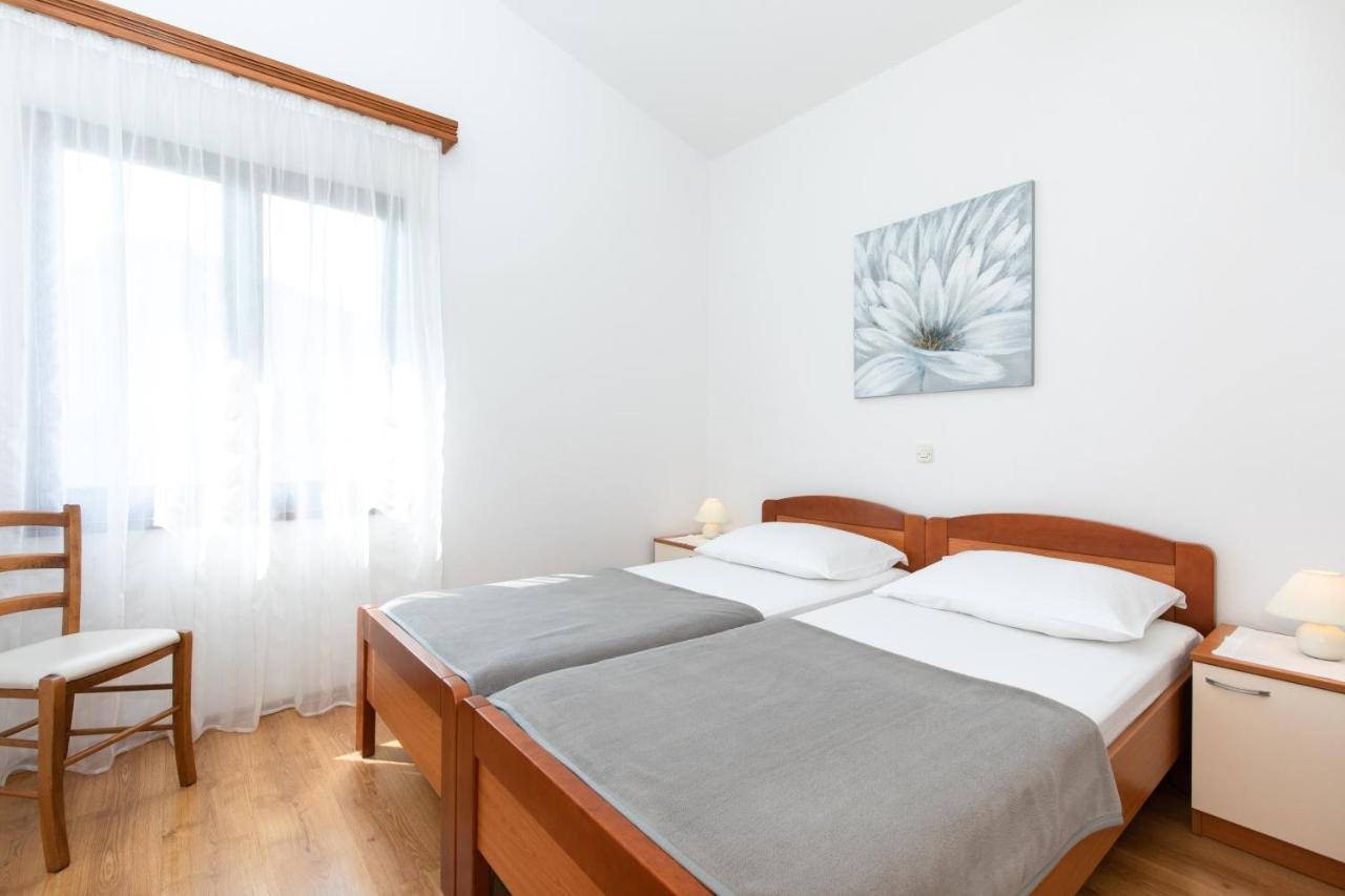 Apartments Dujmovic Ivo 1 Башка Екстер'єр фото