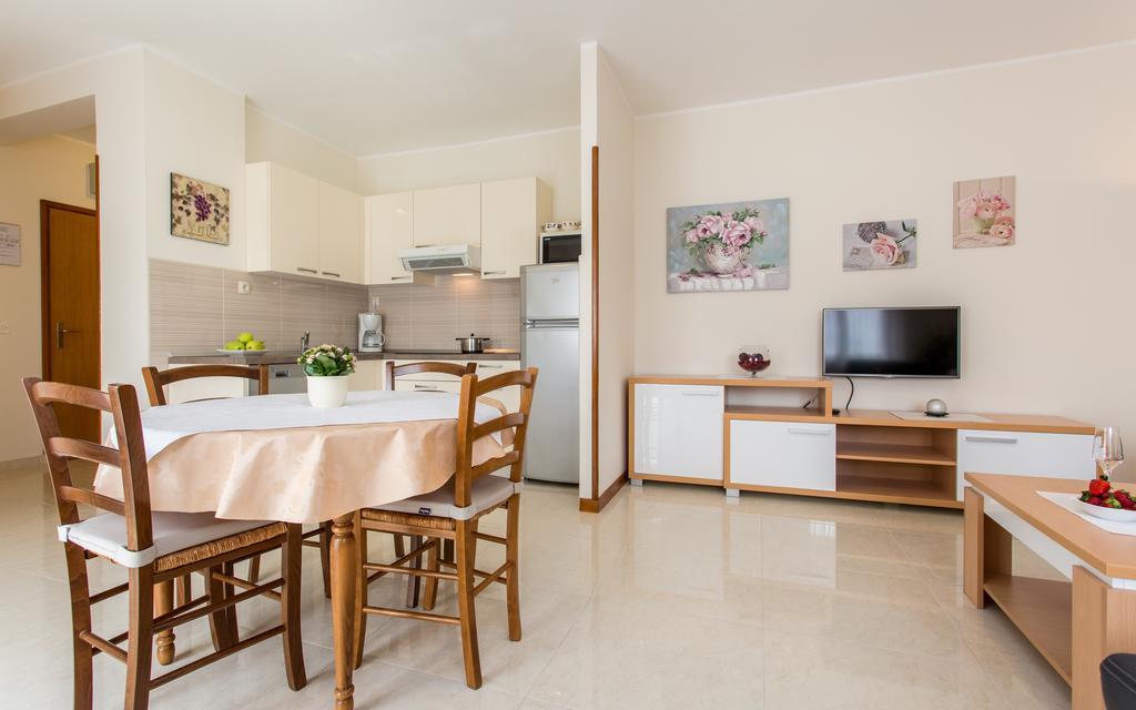 Apartments Dujmovic Ivo 1 Башка Екстер'єр фото