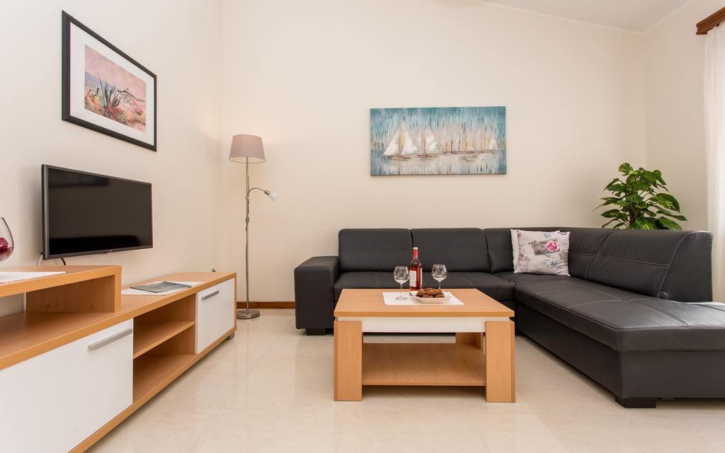 Apartments Dujmovic Ivo 1 Башка Екстер'єр фото